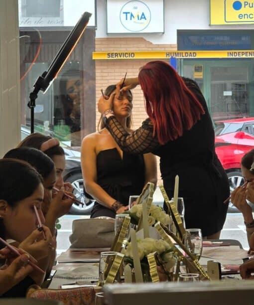 Curso Intensivo de Maquillaje Profesional en Zaragoza: Iniciación y Perfeccionamiento